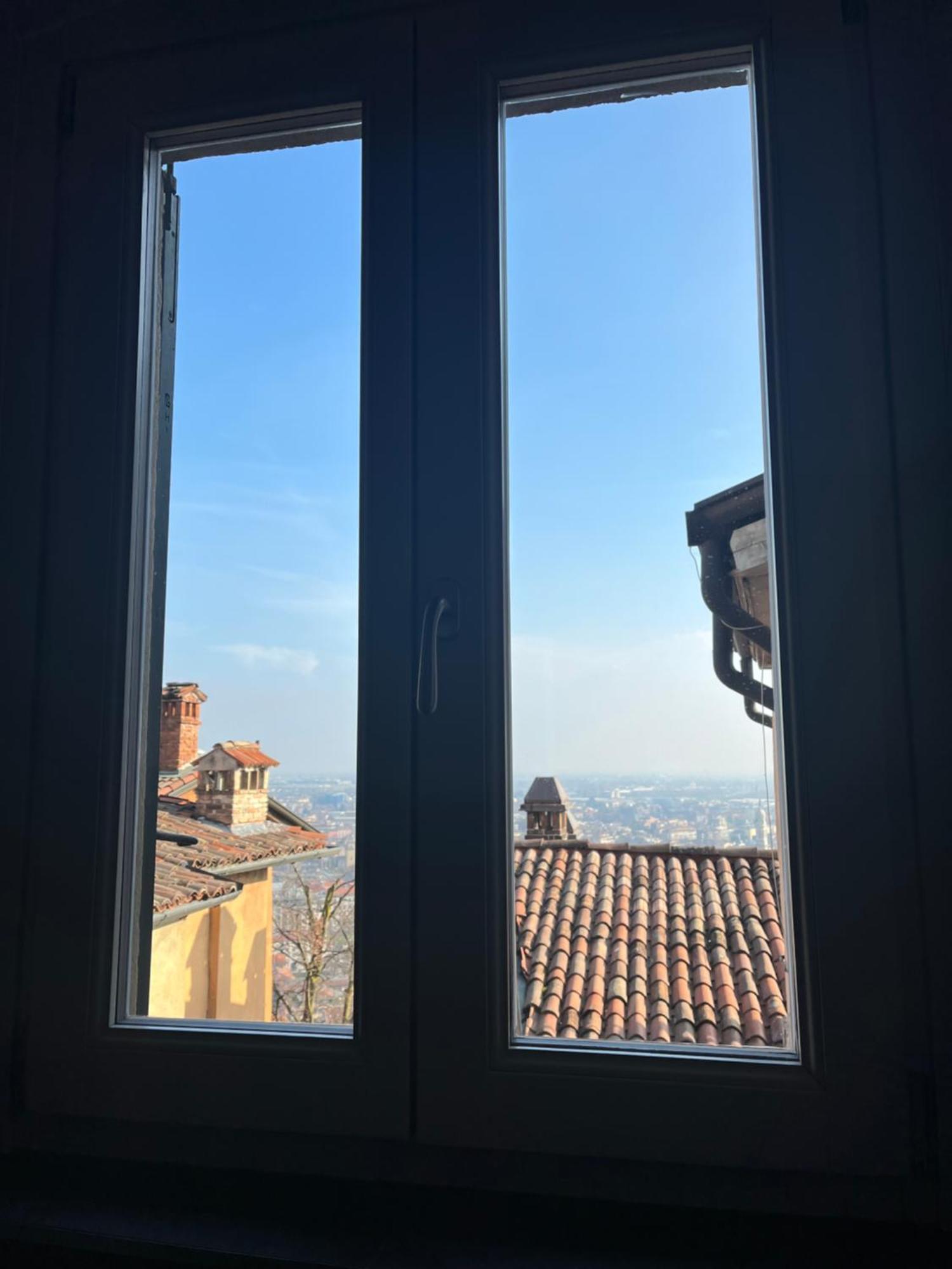 Livinn Bergamo The Wall Exterior photo